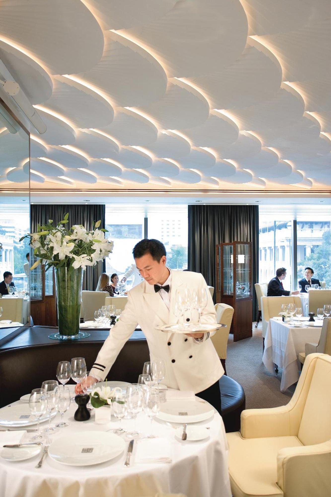 Mandarin Oriental, 香港