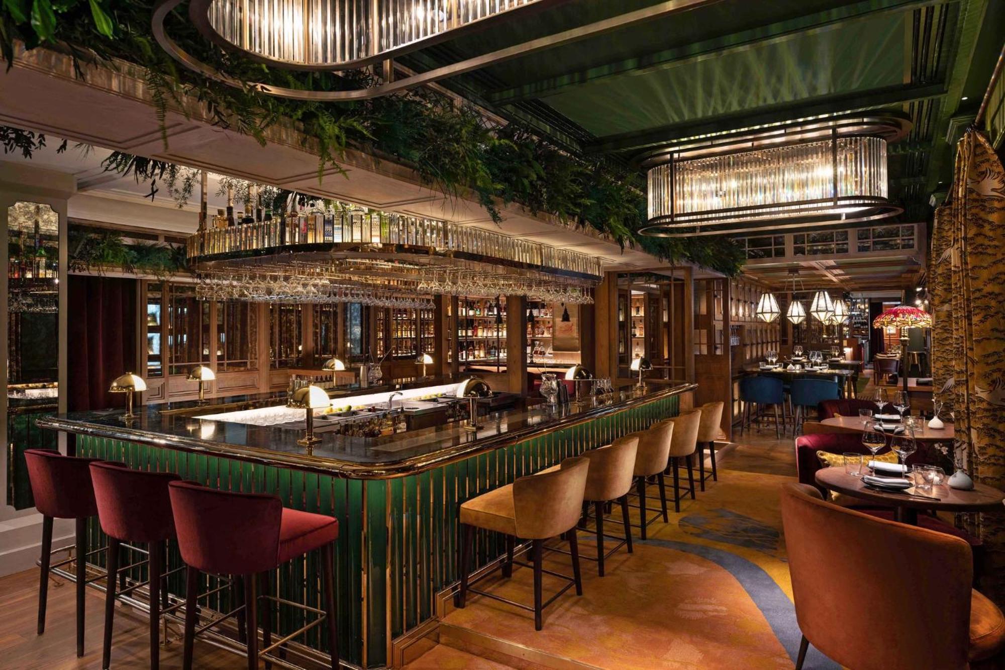Mandarin Oriental, 酒店 香港